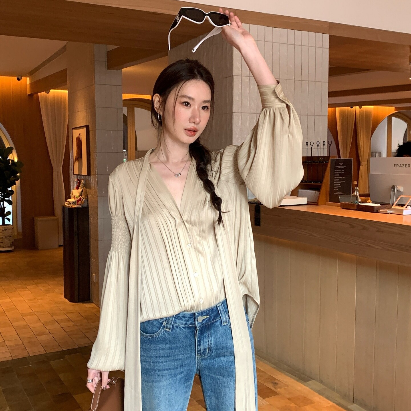 TCCW轻熟优雅风V领系带褶皱衬衫女春夏新款长袖气质显瘦衬衣上衣