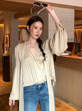 TCCW轻熟优雅风V领系带褶皱衬衫
