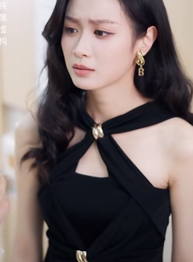 短剧请许你恨海晴天白雨柔同款黑色挂脖露背吊带连衣裙长裙2025新