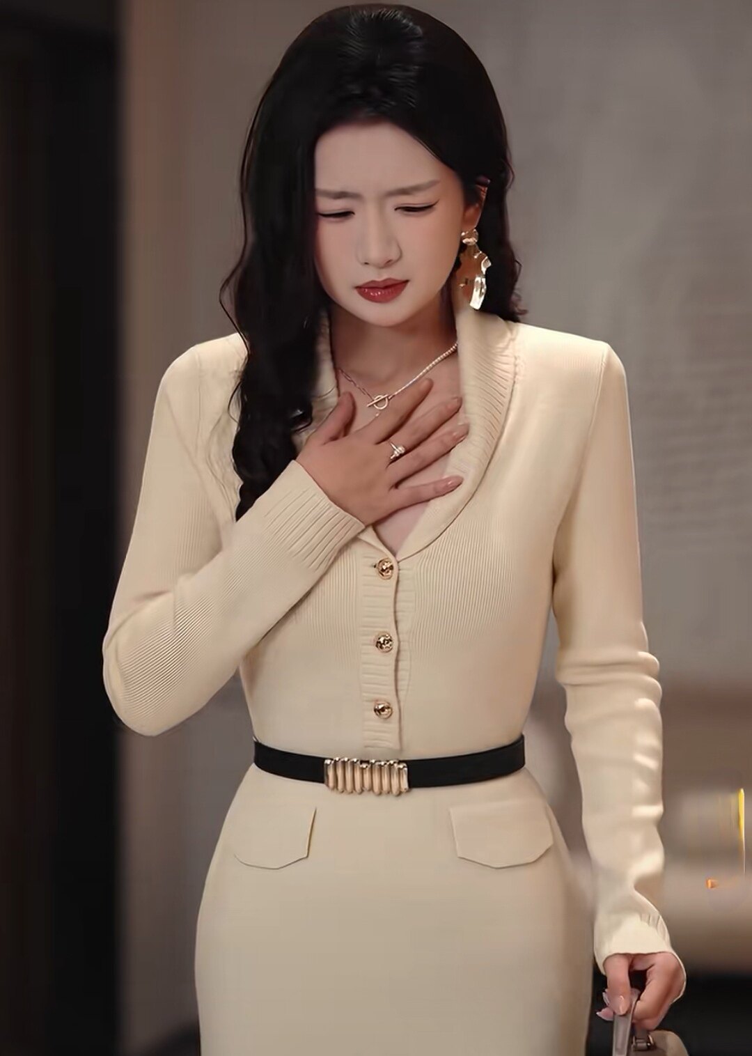 马年大吉之心想事成叶蓁同款杏色V领长袖针织显瘦气质连衣裙长裙