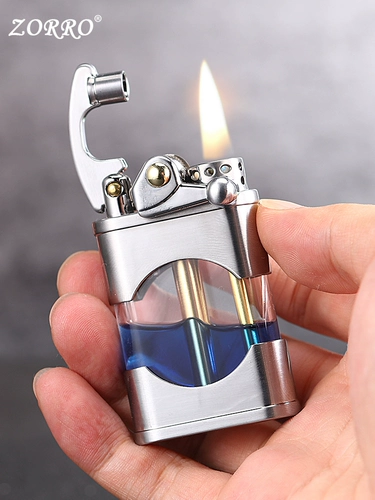 Старомодная креативная ретро прозрачная зажигалка на керосине