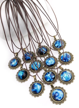 日韩外贸炫蓝12星座夜光项链复古发光miu项链锁骨生日礼品