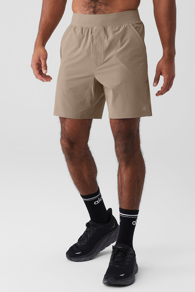 alo男健身房7寸吸汗排湿运动短裤