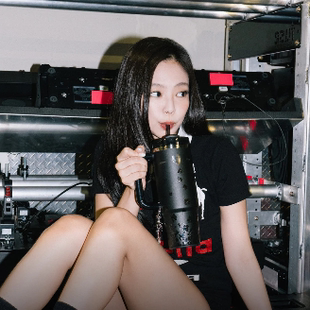 Stanley x Jennie 1913联名款保温保冷杯 黑色大容量吸管随行杯