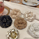 高级感美拉德山茶花胸针棕咖色粗呢定型花朵别针外套镶钻配饰胸花