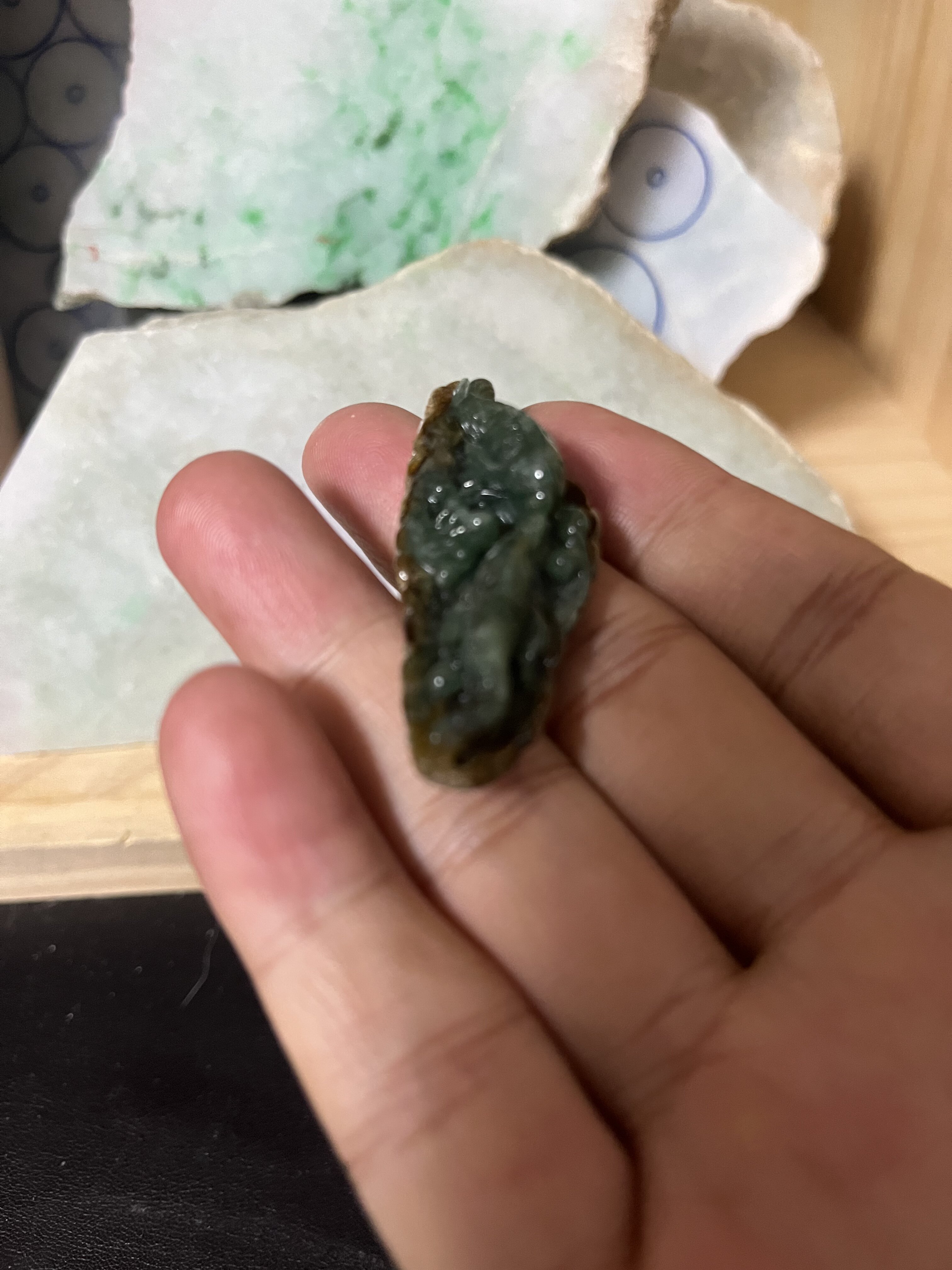 缅A翡翠冰种油青黄皮特色手工雕双鱼吊坠