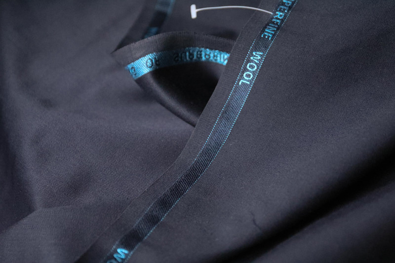 甄选三毛金边藏青色贡丝锦100%薄款精纺羊毛面料设计师西装布料