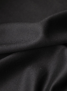 高级私人定制西装服装设计师面料