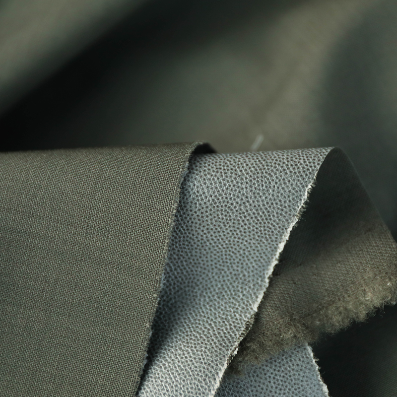 意产MARZOTTO FABRICS薄款军绿色细腻平纹覆膜精纺纯羊毛科技面料