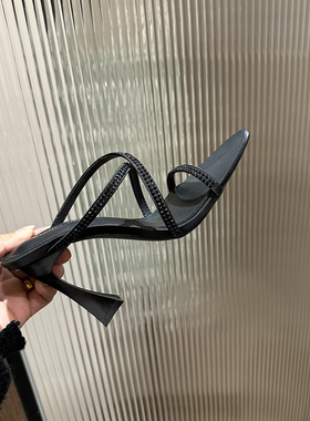 杨树林黑色高跟鞋女夏2026超火新款水钻性感绝美配裙子一字凉拖鞋