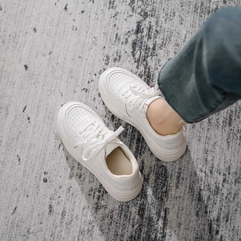 内增高小白鞋女2024新款秋冬爆款白色板鞋小码3233小个子休闲