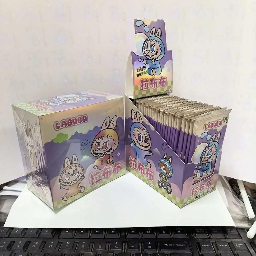 全新爆款加厚LABUBU卡牌外贸儿童玩具地摊小卖铺卡通动漫周边小卡