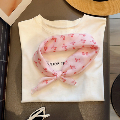 时尚甜妹丝巾绑头方巾护颈小围巾