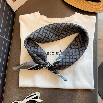 高级感格雷系丝巾方巾绑腰围巾秋