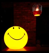 荷兰Mr 大号笑脸灯Smiley乐观积极人生鼓励落地陪伴灯礼物 Maria