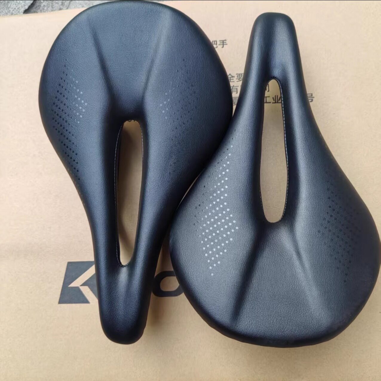 碳纤维坐垫自行车鞍座公路车座垫山地车车座全碳纤维超轻座垫