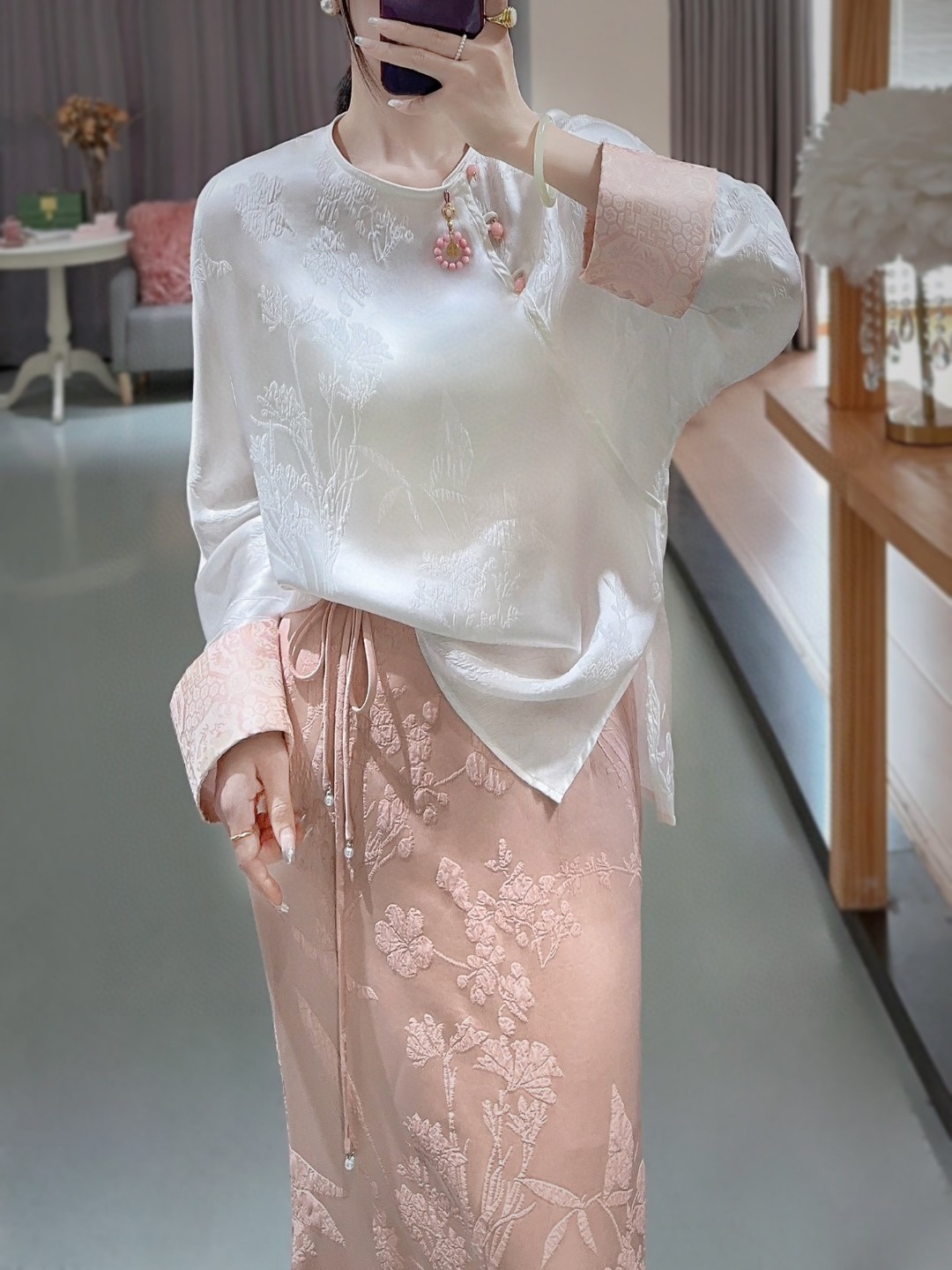 新中式冠乐绉浮雕提花宽松女上衣