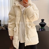 ZHIYAN XU｜25冬韩国可收腰中长款 奶白色宽松显瘦连帽羽绒服女