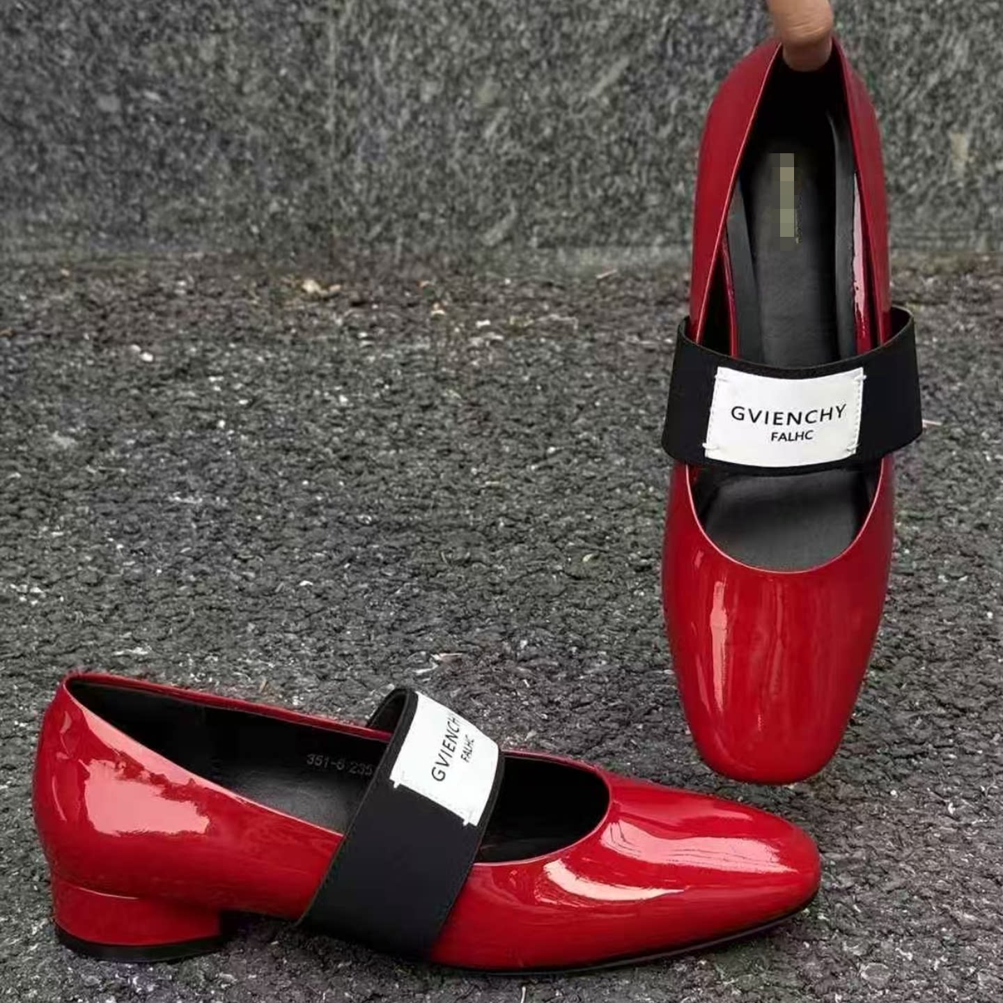 安妮欧货女鞋2026早春新款漆皮拼色脚环松紧带方头玛丽珍时装单鞋