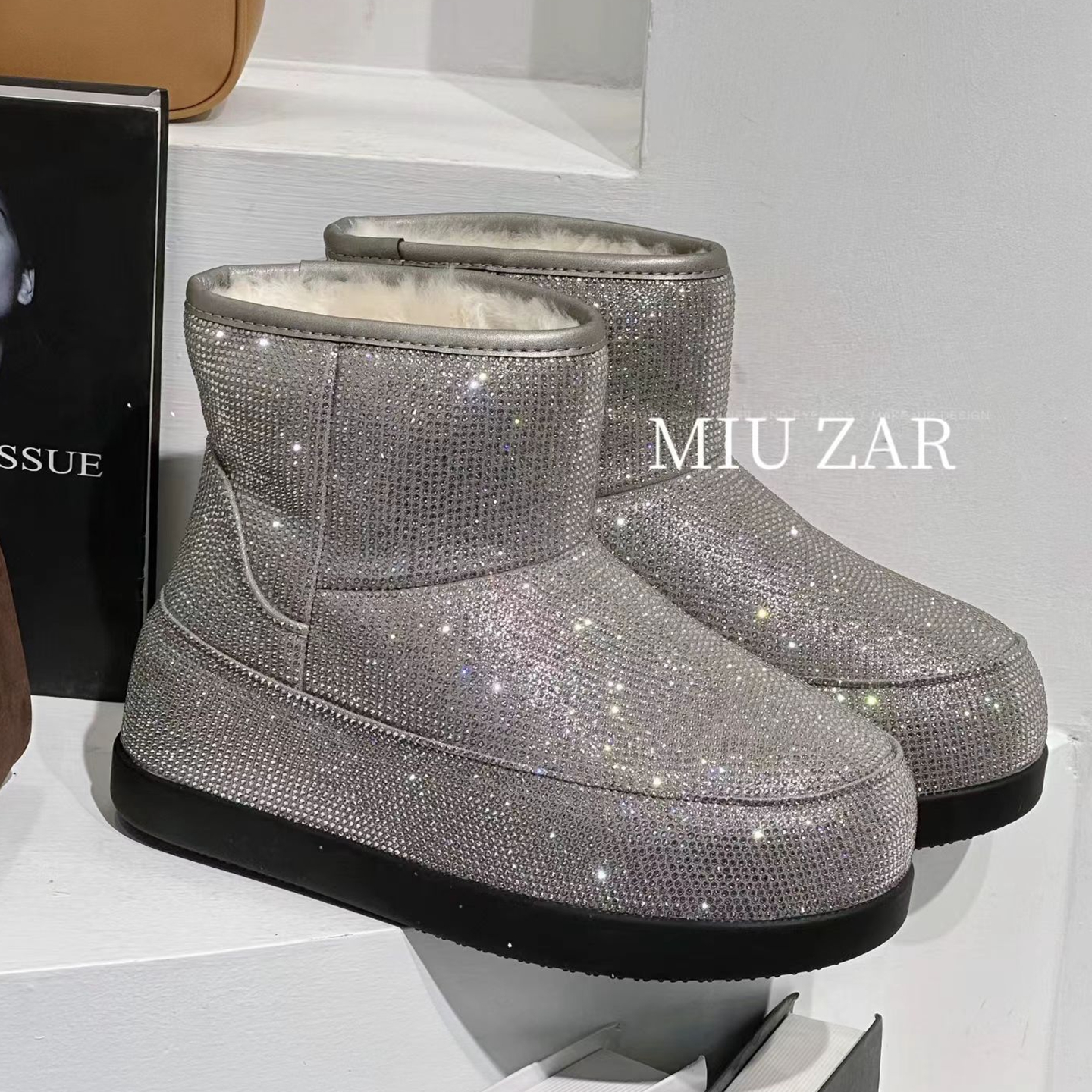 烫钻圆头套筒羊毛里厚底雪地靴