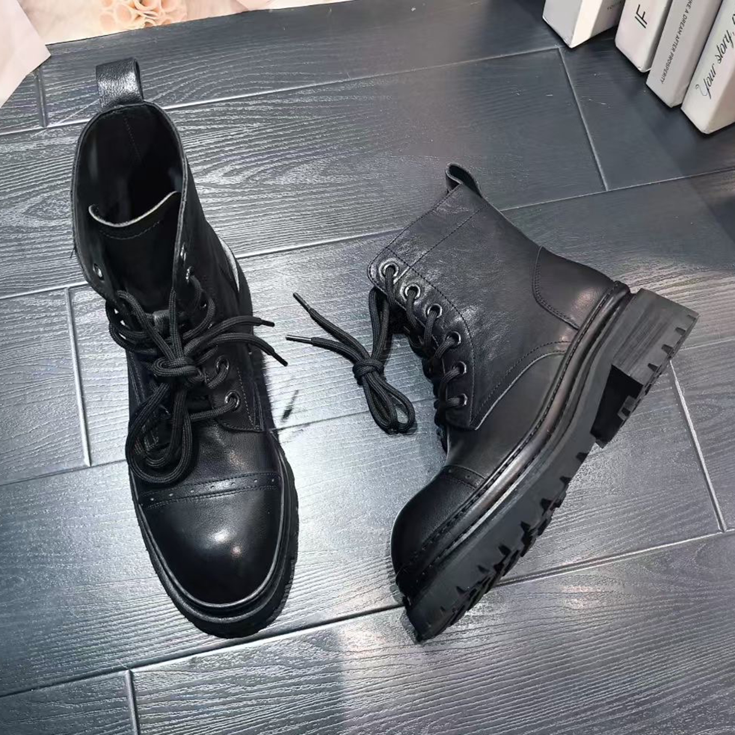 牛皮圆头系带厚底粗跟休闲马丁靴