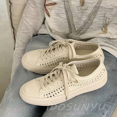 早春牛皮编织镂空圆头系带平底鞋