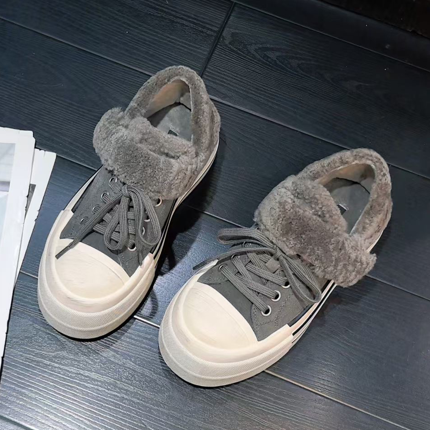 牛猄拼羔毛圆头系带魔术贴休闲鞋