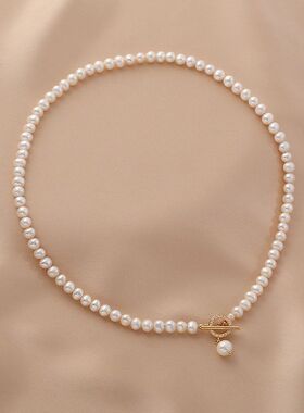 2025新款简约天然淡水珍珠项链女时尚款OT扣锁骨链个性小众设计感