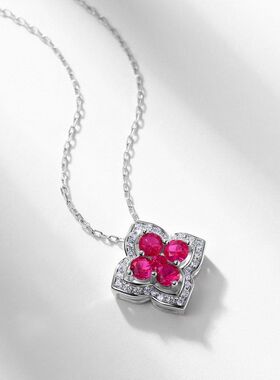 2024新款2024新款欧美风培育红宝四叶草吊坠女款S925纯银花瓣项链