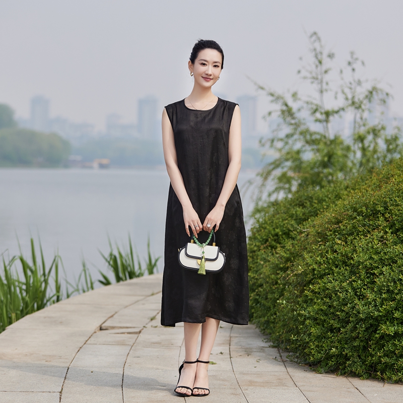 小黑裙*100%桑蚕丝香云纱 重磅提花缎*花罗 圆领 无袖连衣裙*35姆