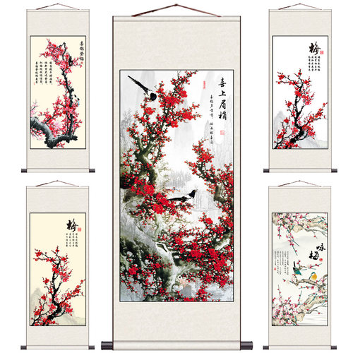 材质细腻柔软有光泽，丝绸卷轴画