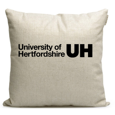 赫特福德大学纪念品英国留学周边定制沙发抱枕靠垫Hertfordshire