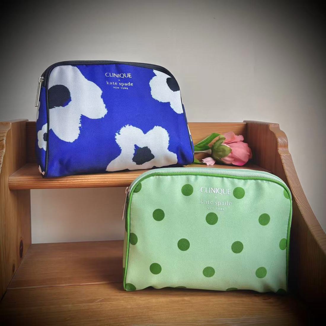 68包邮｜出口欧美外贸尾货联名多巴胺色彩绿波点蓝花朵收纳化妆包