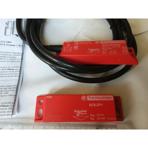法国Telemecanique编码安全磁开关 XCSZC1 XCS-ZC1