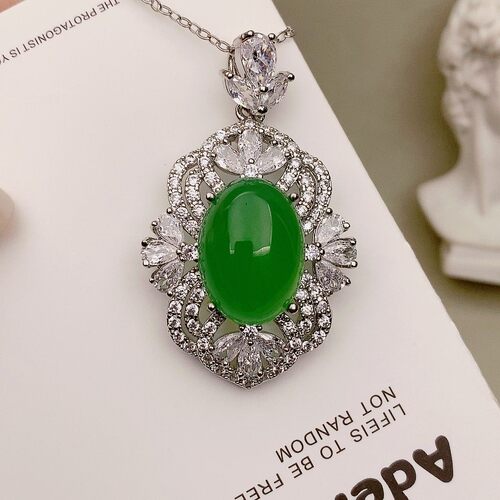 满绿玛瑙项坠玉髓吊石链宫