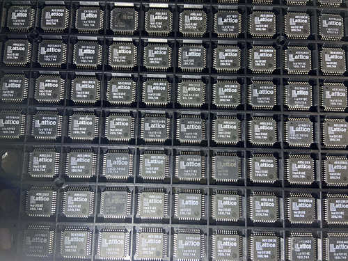 ISPLSI1016E100LT44 ISPLSI1016E80LT44 ISP1016E 125LT44保质量