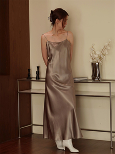 裙子 月光裁成 定制色铜氨丝吊带连衣裙 流光浮动 btbstudio