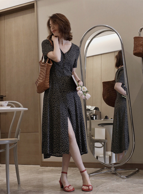 btbstudio Mar法式碎花连衣裙女秋季复古v领显瘦温柔短袖长裙