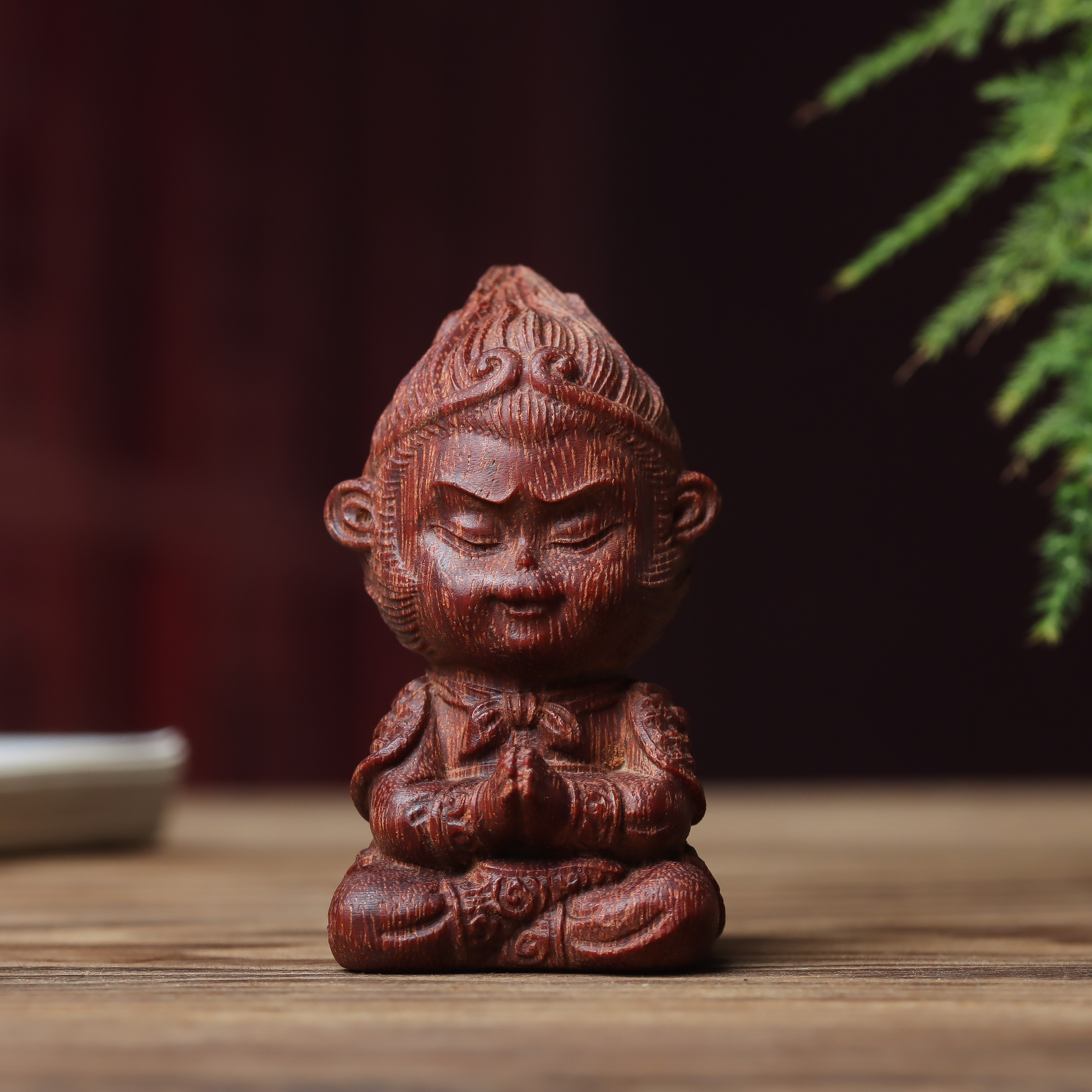 小叶紫檀木雕刻斗战圣佛手把件孙悟空齐天大圣家居汽车装饰品摆件