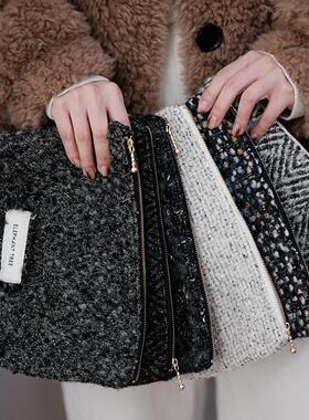 高级感小香风化妆包收纳包秋冬时尚百搭女生大容量小众手拿包包