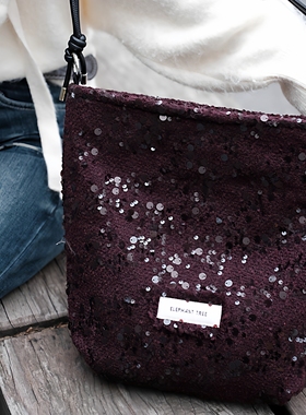 红色酒红亮片秋冬时尚小众高级单肩斜挎大容量托特包包女生水桶包