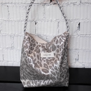 银色豹纹百搭手提单肩包帆布大容量托特包通勤新款 女帆布包斜挎包