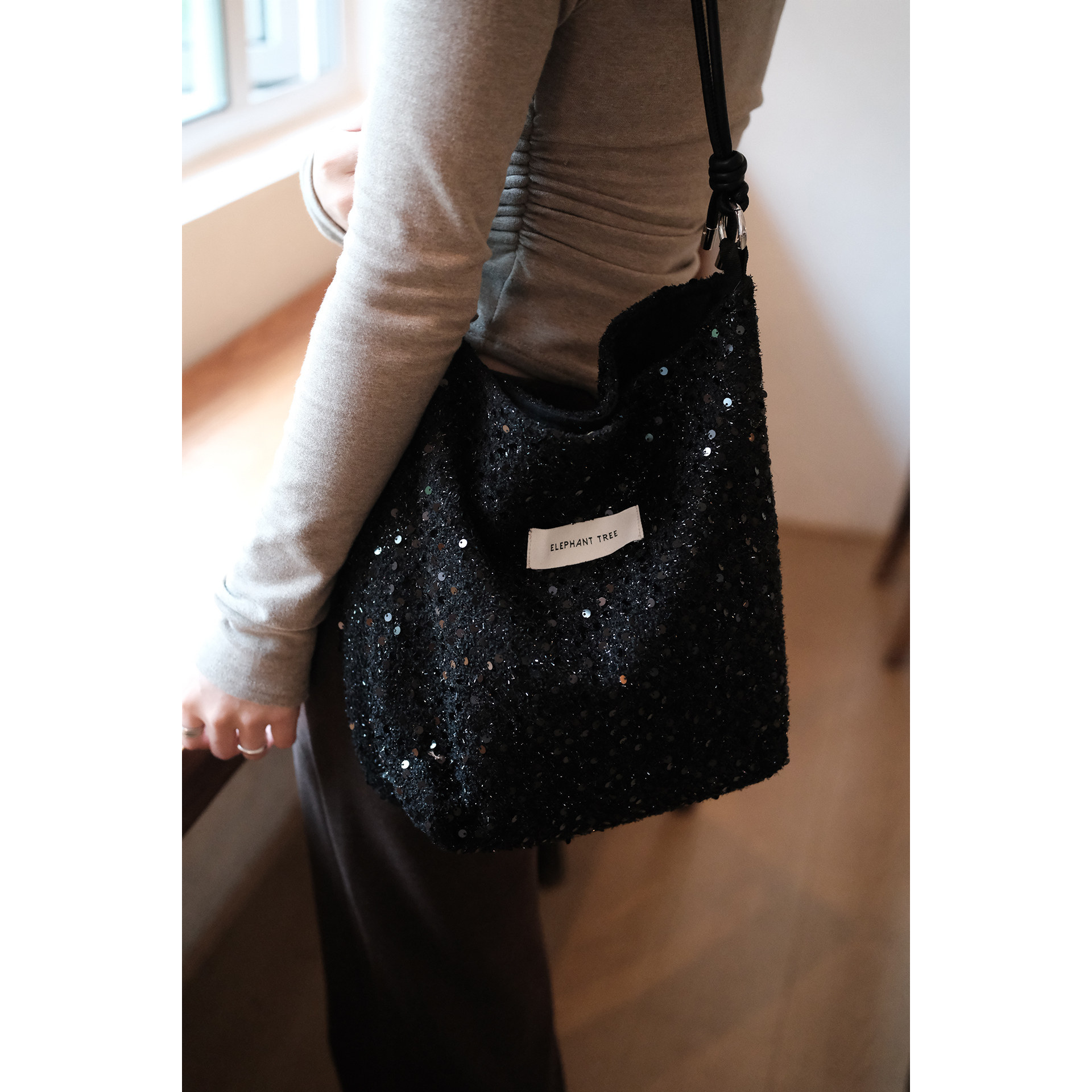 时髦黑色亮片春夏时尚小众高级单肩斜挎大容量托特包包女生礼物