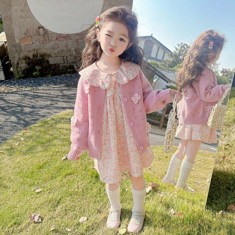 韩版童装2026春款女童洋气碎花连衣裙女宝宝甜美花瓣领长袖公主裙