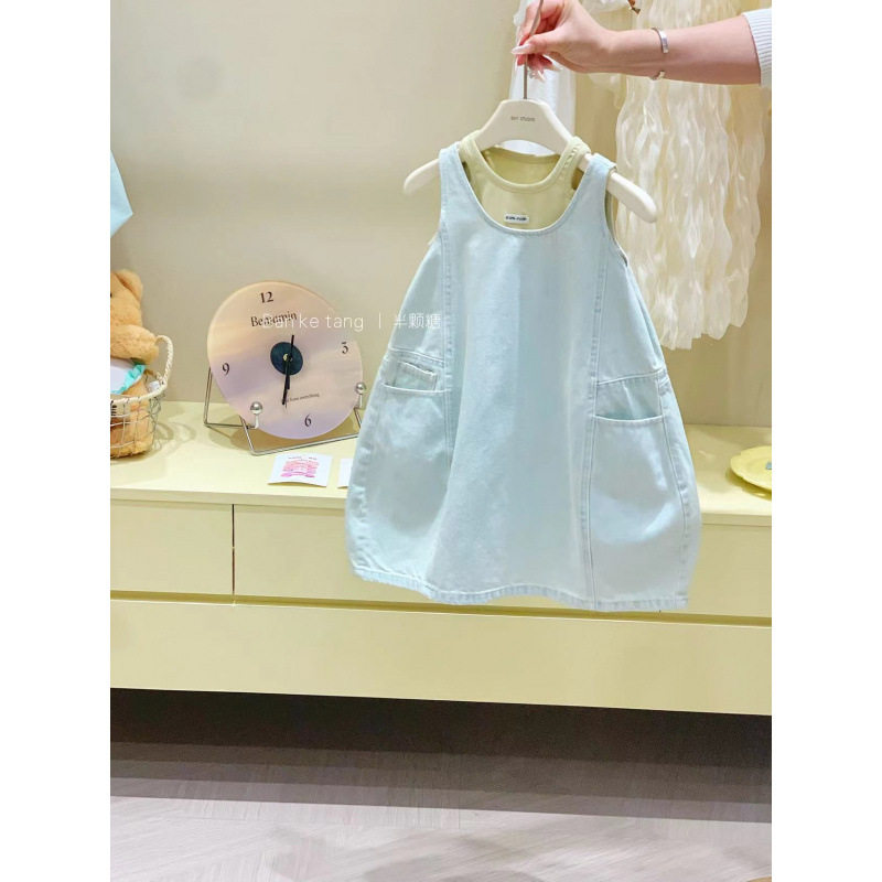 女童连衣裙2026夏季新款女宝宝背心裙儿童简约洋气柔软牛仔背带裙