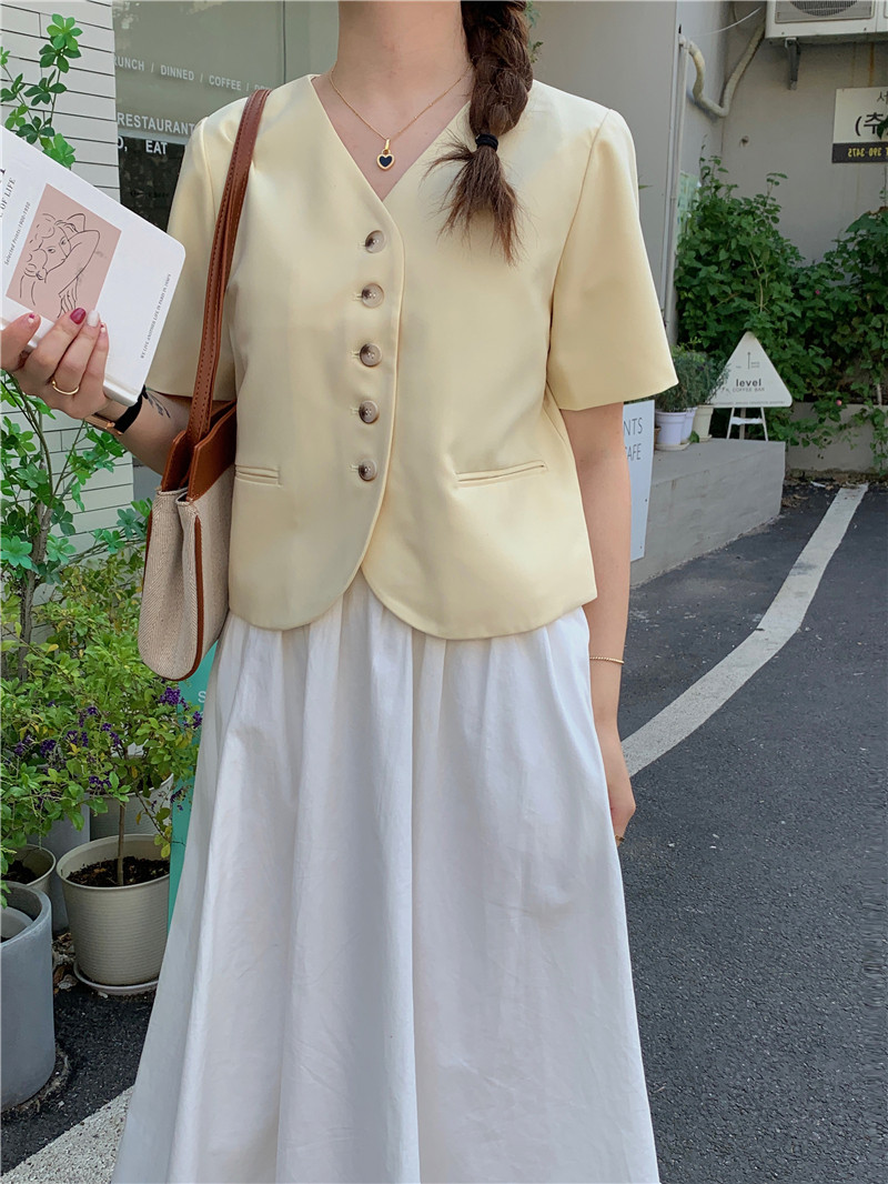 2025春季新品韩国东大门法式复古V领小西服外套女短款单排扣西装