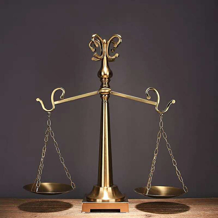 五金电镀仿铜轻奢复古天平秤摆件样板间家居软装饰品法律公平道具