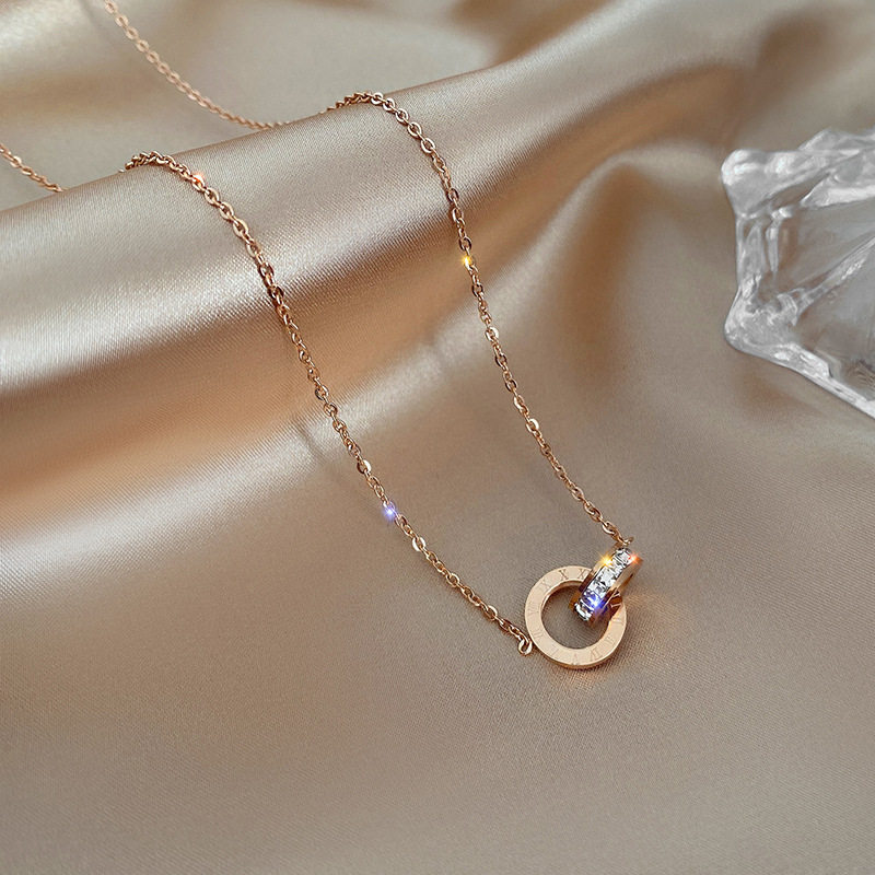 奥特莱斯撤柜清仓捡漏折扣18k金玫瑰金罗马双环项链女锁骨链配饰