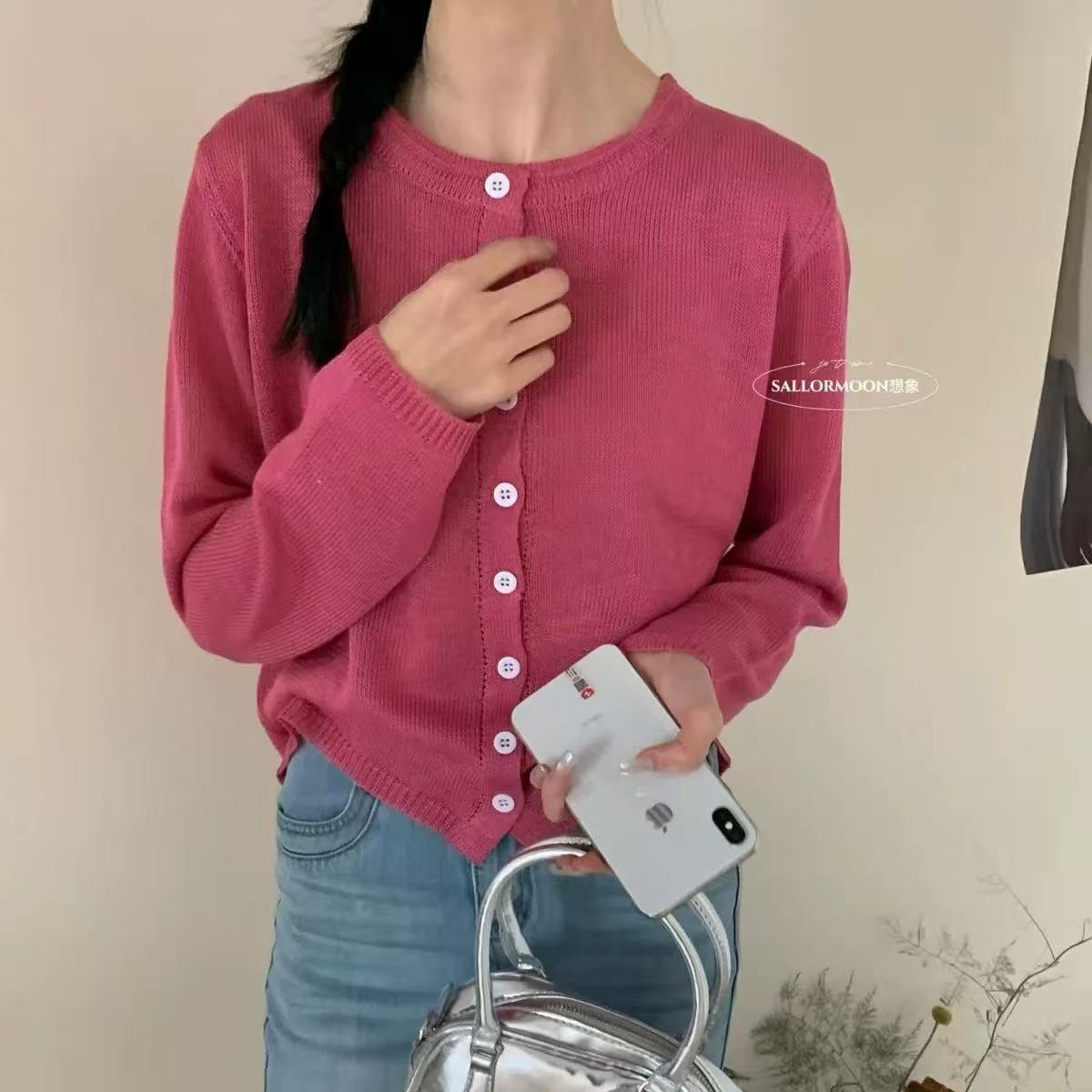 韩系圆领纽扣针织开衫女酒红色显毛针织衫