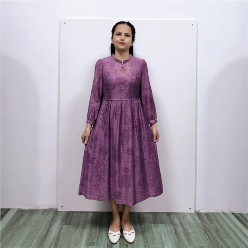 桂系秋季圆领九分袖文艺淑女风优雅气质修身A字摆纯色中长连衣裙